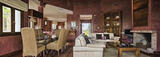 5 soveværelse Villa til salg i Benalup med swimmingpool garage - € 695.000 (Ref: 9282545)