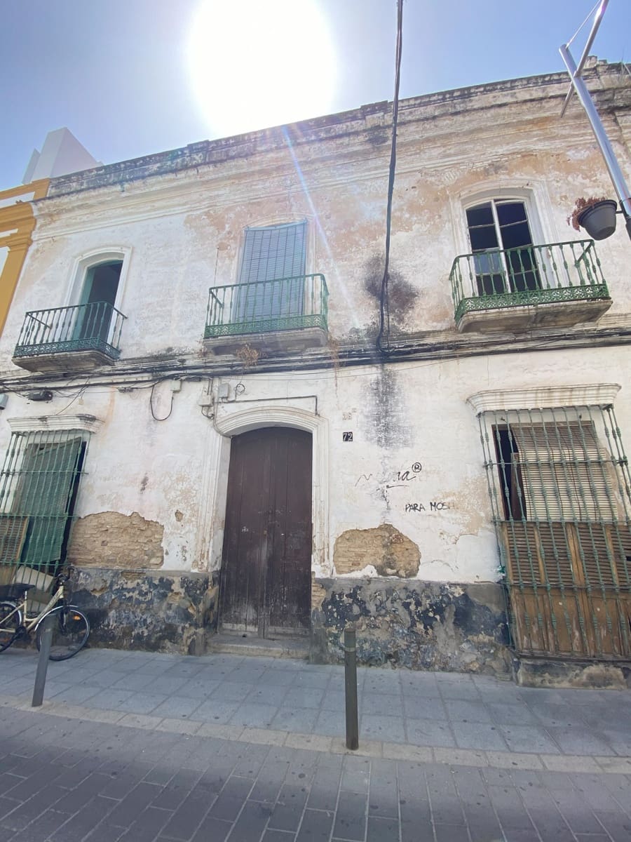 Chalet de 6 habitaciones en Sanlúcar de Barrameda en venta - 350.000 € (Ref: 9282546)