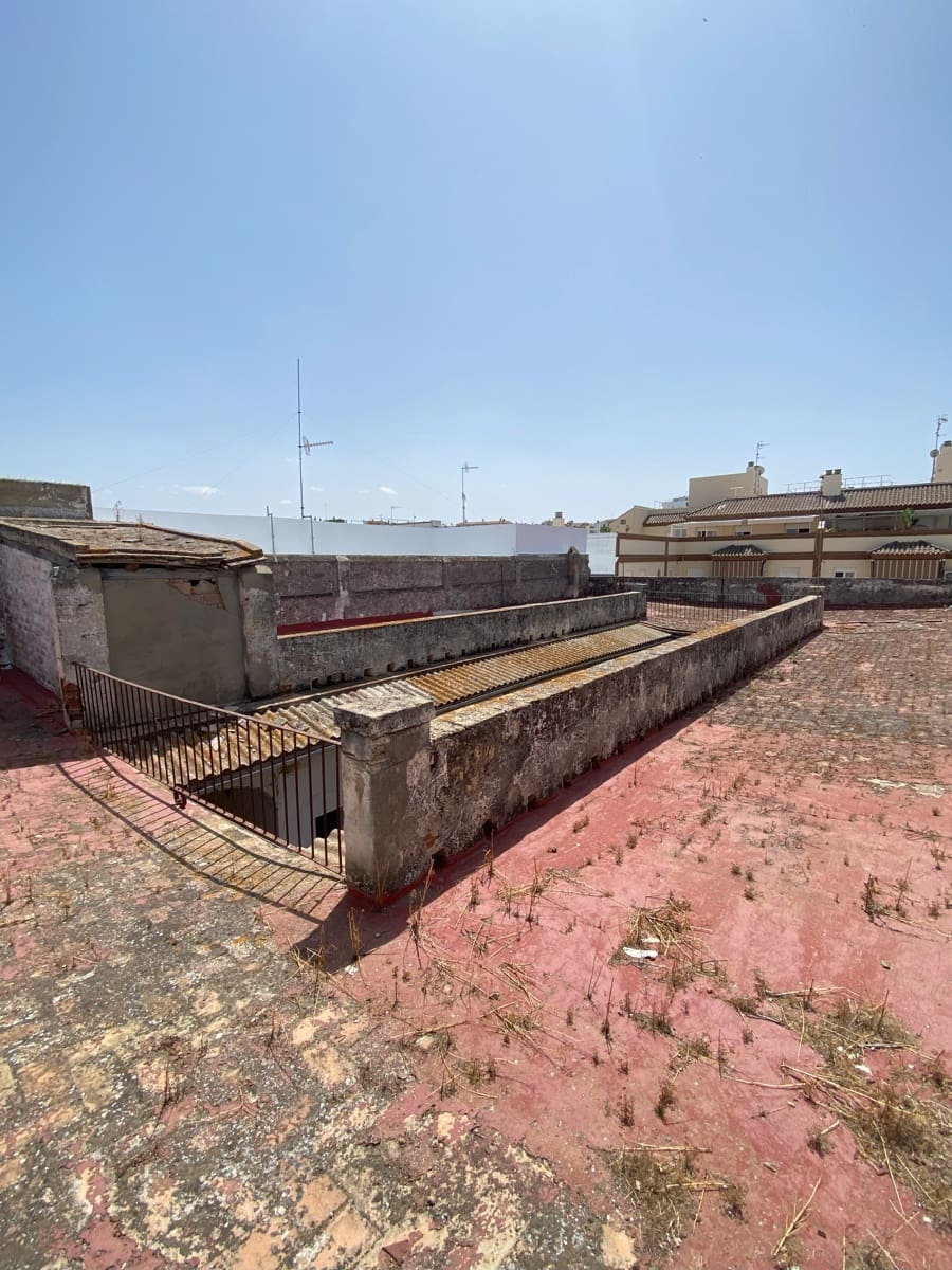 Chalet de 6 habitaciones en Sanlúcar de Barrameda en venta - 350.000 € (Ref: 9282546)