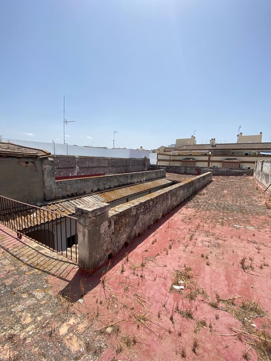 Chalet de 6 habitaciones en Sanlúcar de Barrameda en venta - 350.000 € (Ref: 9282546)