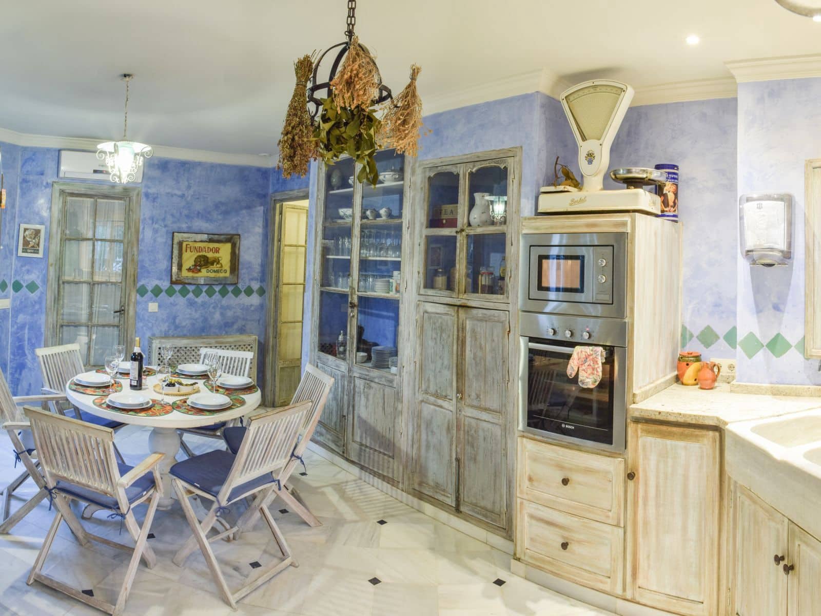 5 makuuhuone Huvila myytävänä paikassa El Puerto de Santa Maria mukana uima-altaan 
autotalli - 875 000 € (Ref: 9282548)