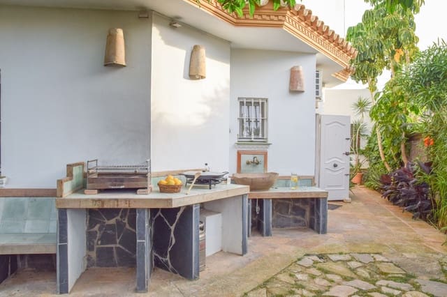 5 soverom Villa til salgs i El Puerto de Santa María med svømmebasseng garasje - € 875 000 (Ref: 9282548)