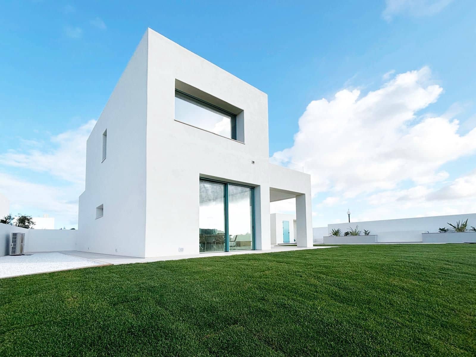 4 sypialnia Willa na sprzedaż w Conil de la Frontera z basenem - 1 100 000 € (Ref: 9282675)
