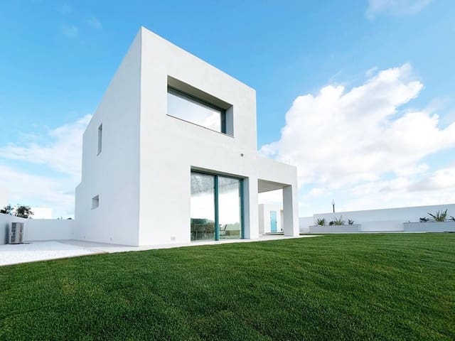4 sypialnia Willa na sprzedaż w Conil de la Frontera z basenem - 1 100 000 € (Ref: 9282675)