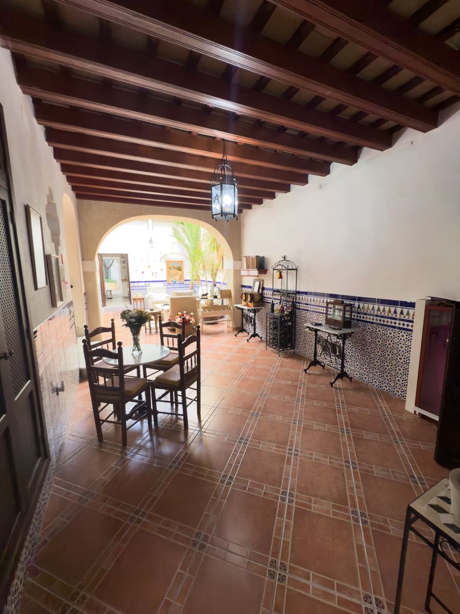 6 bedroom Villa for sale in El Puerto de Santa Maria - € 795,000 (Ref: 9282681)