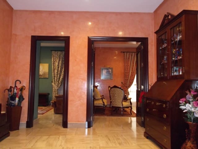 4 makuuhuone Huoneisto myytävänä paikassa San Fernando - 750 000 € (Ref: 9282683)