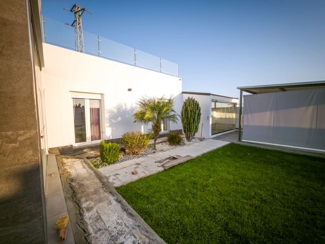 3 soveværelse Villa til salg i Chiclana de la Frontera med swimmingpool - € 390.000 (Ref: 9311984)