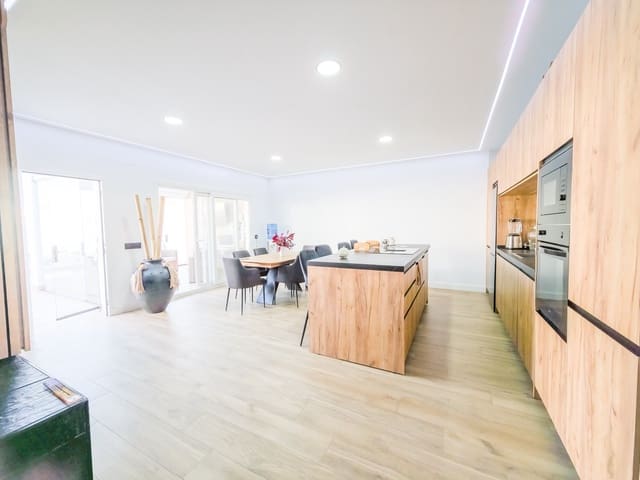 2 soveværelse Villa til salg i Chiclana de la Frontera med swimmingpool - € 395.000 (Ref: 9312170)