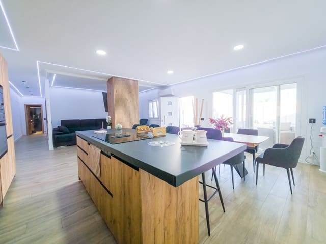 2 soveværelse Villa til salg i Chiclana de la Frontera med swimmingpool - € 395.000 (Ref: 9312170)