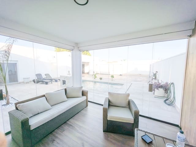 2 soveværelse Villa til salg i Chiclana de la Frontera med swimmingpool - € 395.000 (Ref: 9312170)