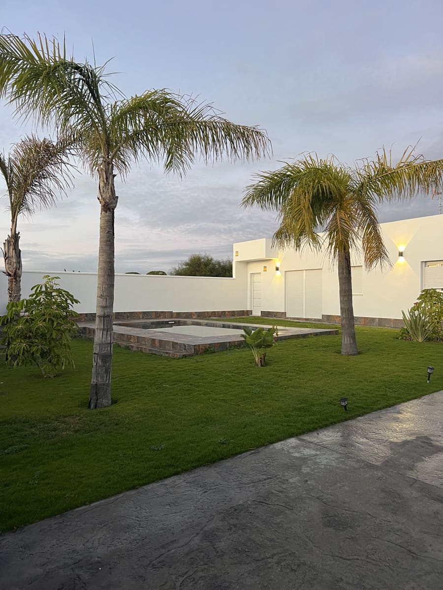 2 soveværelse Villa til salg i Chiclana de la Frontera med swimmingpool - € 220.000 (Ref: 9436607)