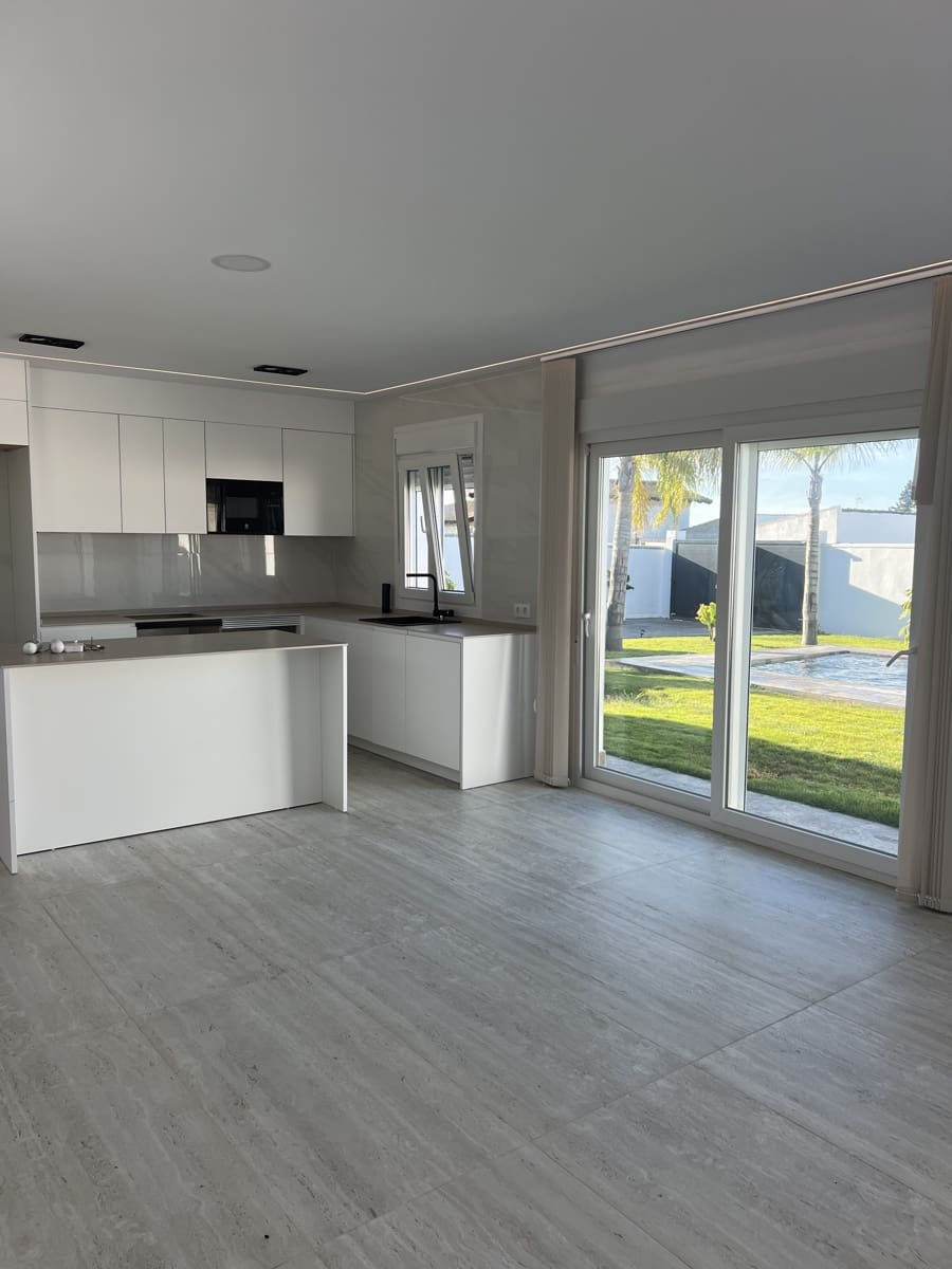 2 soveværelse Villa til salg i Chiclana de la Frontera med swimmingpool - € 220.000 (Ref: 9436607)