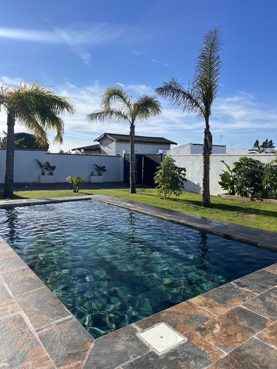 2 soveværelse Villa til salg i Chiclana de la Frontera med swimmingpool - € 220.000 (Ref: 9436607)