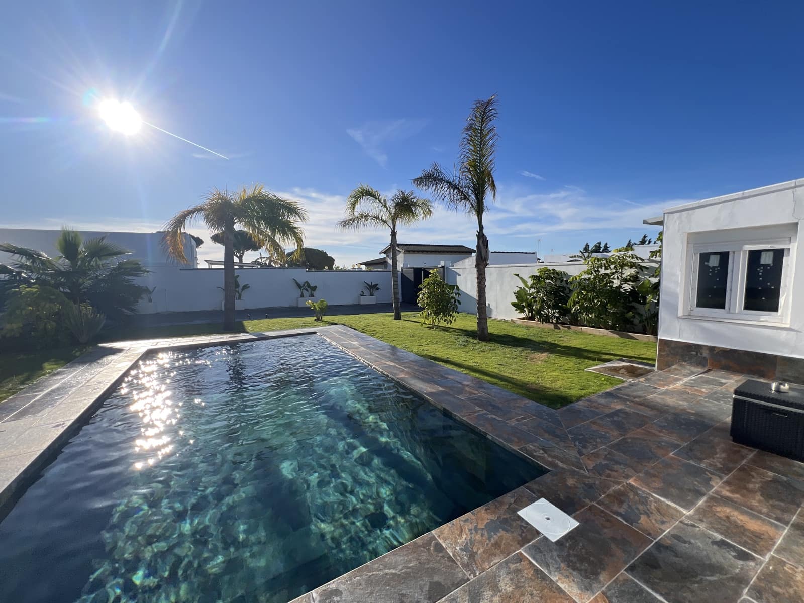 2 soveværelse Villa til salg i Chiclana de la Frontera med swimmingpool - € 220.000 (Ref: 9436607)