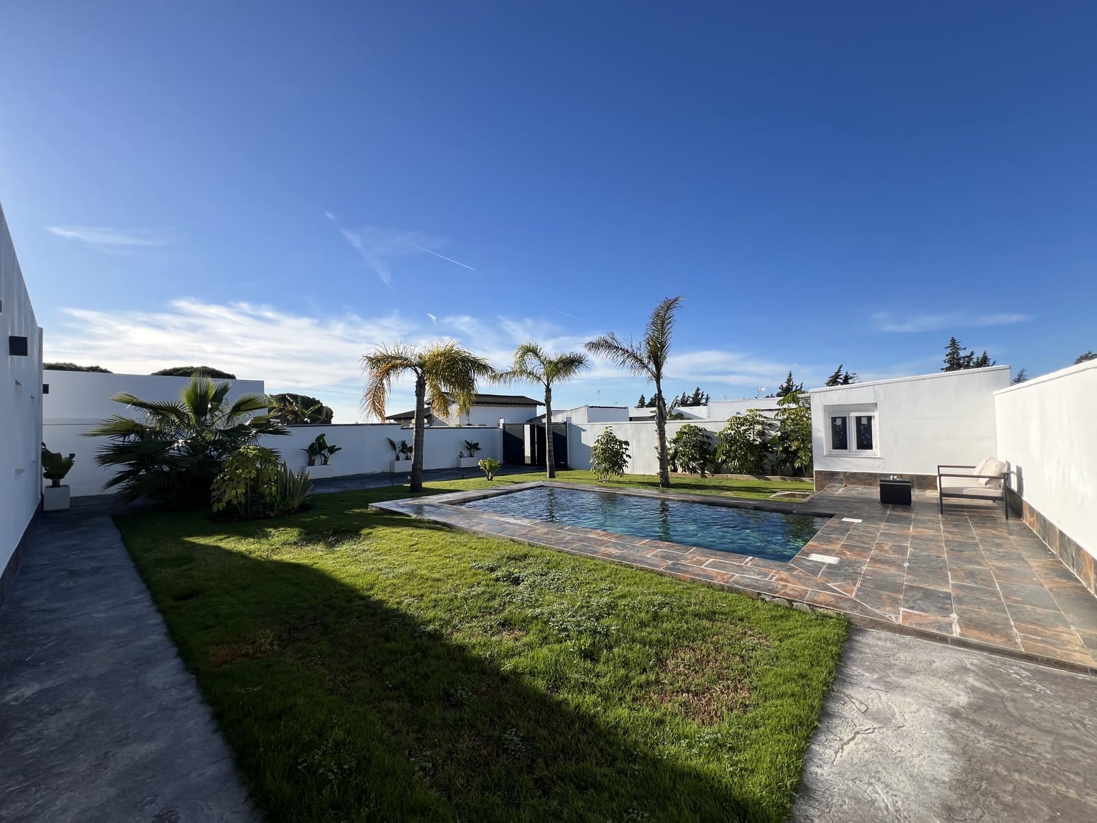 2 soveværelse Villa til salg i Chiclana de la Frontera med swimmingpool - € 220.000 (Ref: 9436607)