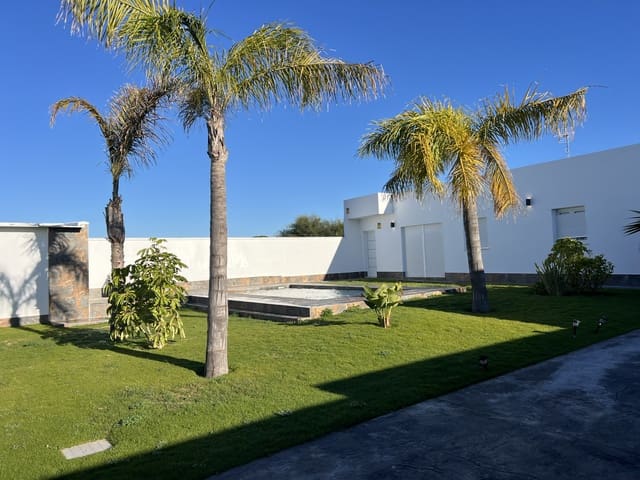 2 sypialnia Willa na sprzedaż w Chiclana de la Frontera z basenem - 220 000 € (Ref: 9436607)