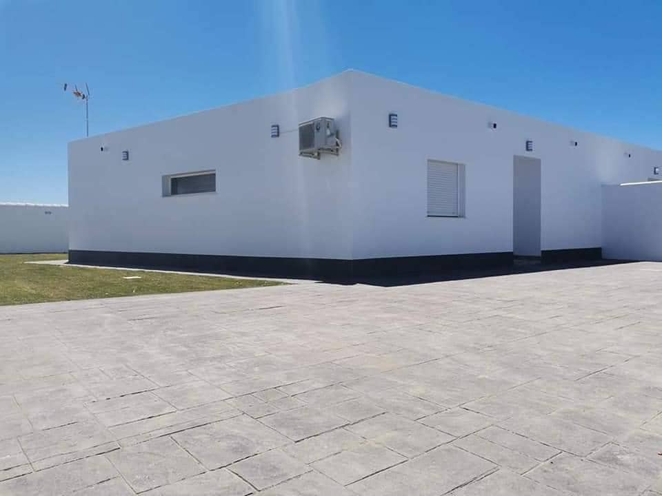 2 slaapkamer Villa te koop in Chiclana de la Frontera met zwembad - € 320.000 (Ref: 9436608)