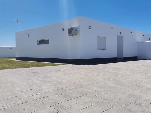 2 slaapkamer Villa te koop in Chiclana de la Frontera met zwembad - € 320.000 (Ref: 9436608)