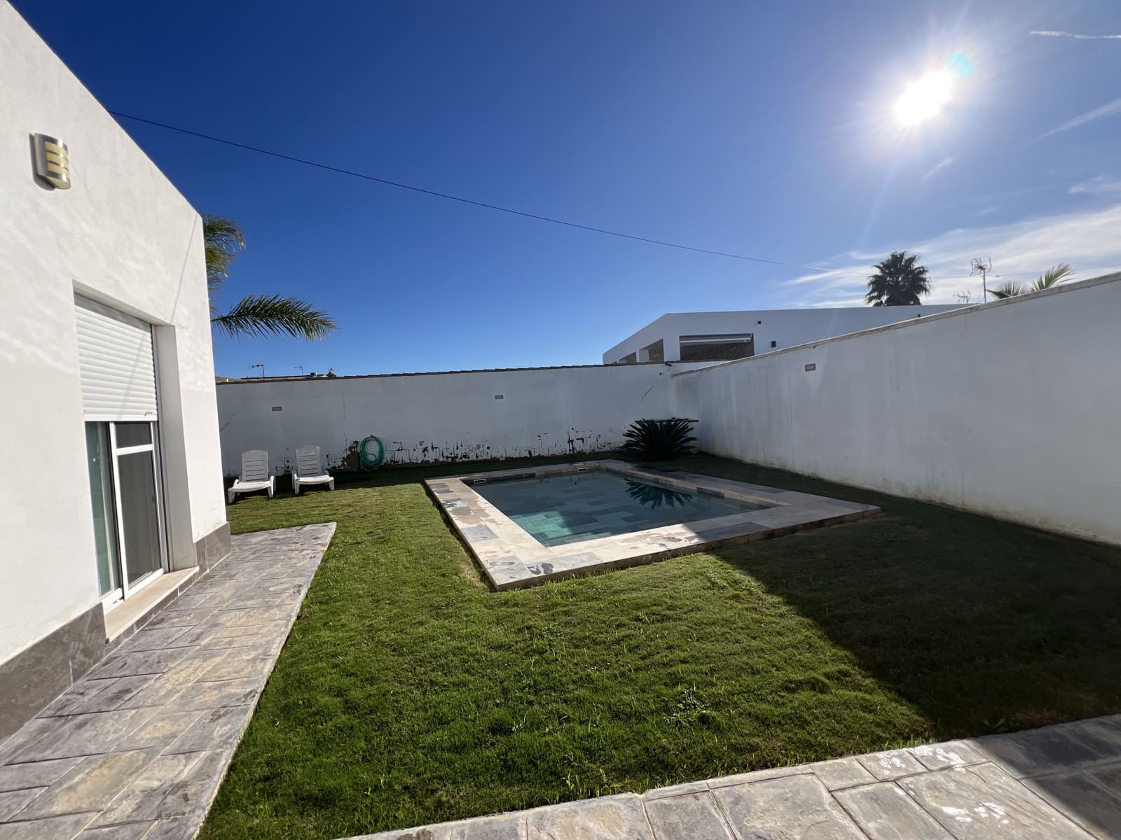 2 slaapkamer Villa te koop in Chiclana de la Frontera met zwembad - € 320.000 (Ref: 9436608)
