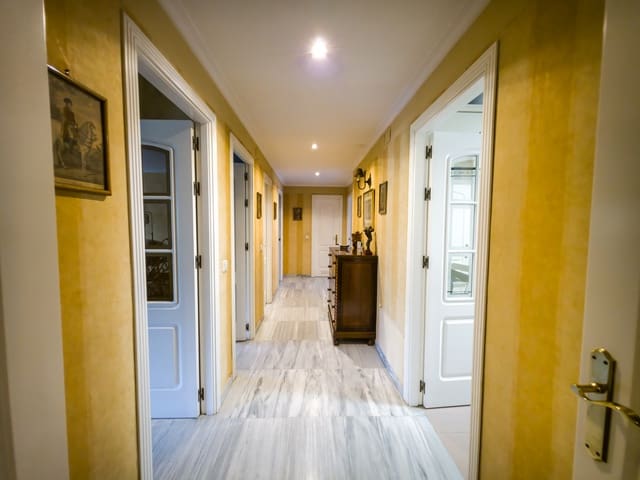 4 soveværelse Lejlighed til salg i Casco Antiguo, Sevilla by med swimmingpool garage - € 900.000 (Ref: 9569271)