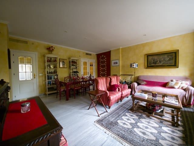 4 soveværelse Lejlighed til salg i Casco Antiguo, Sevilla by med swimmingpool garage - € 900.000 (Ref: 9569271)