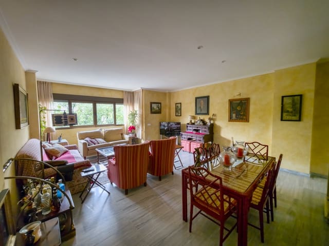 4 soveværelse Lejlighed til salg i Casco Antiguo, Sevilla by med swimmingpool garage - € 900.000 (Ref: 9569271)