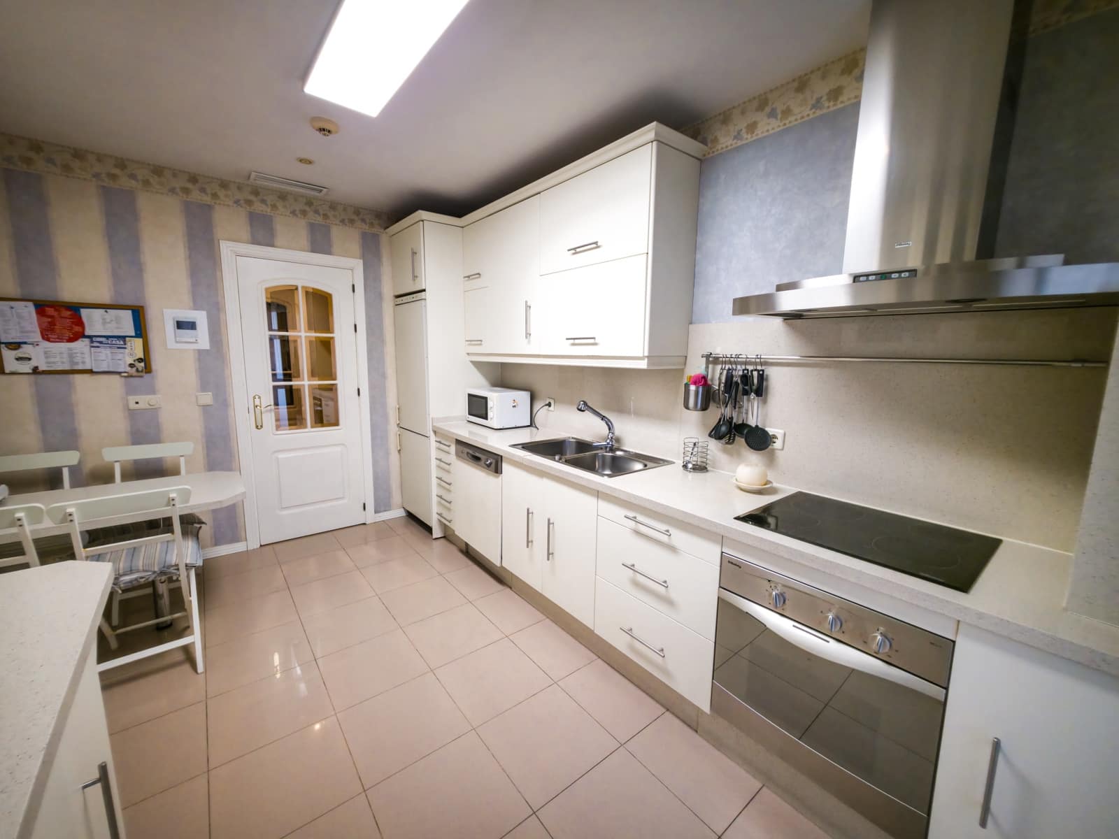 4 soveværelse Lejlighed til salg i Sevilla by med swimmingpool garage - € 900.000 (Ref: 9569271)