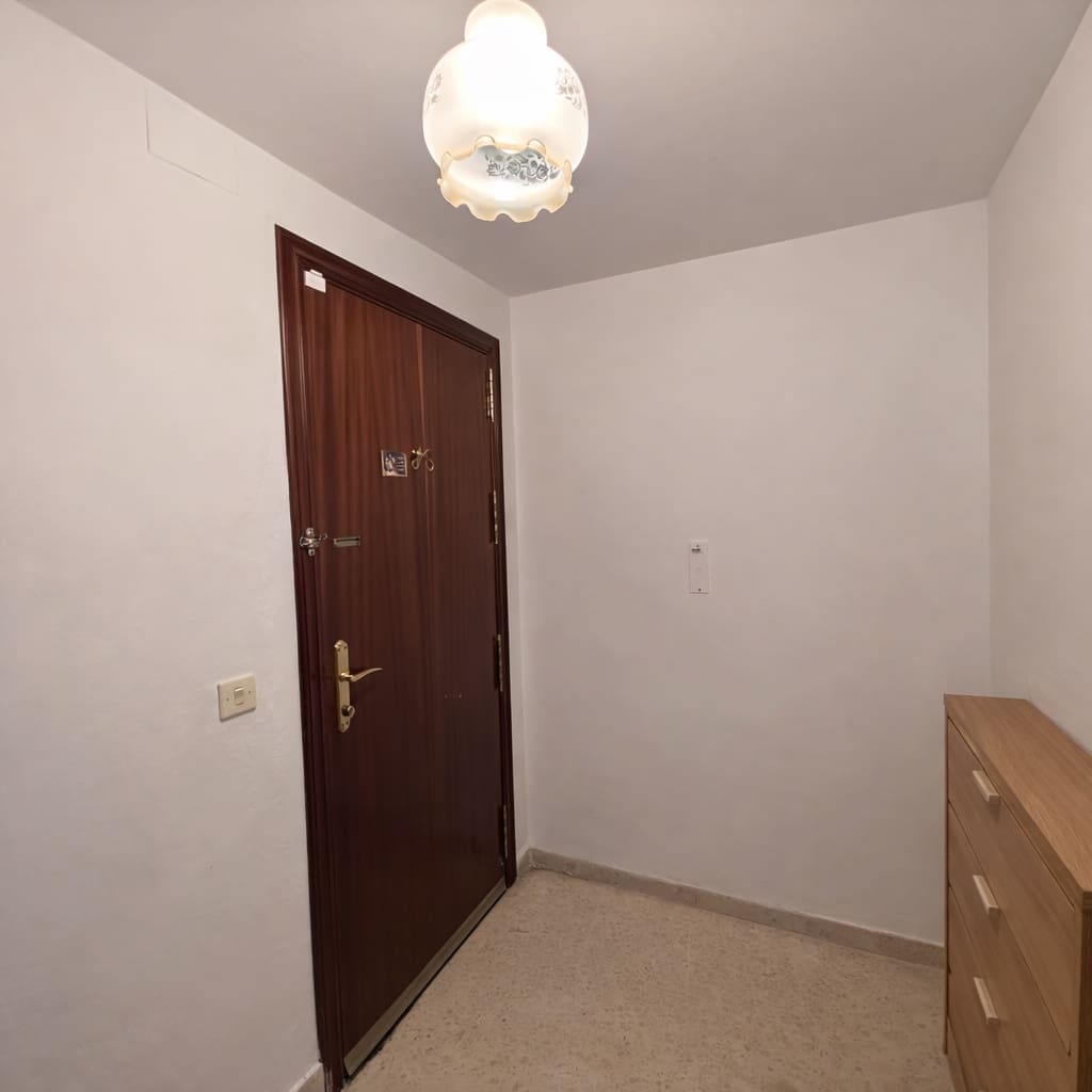 4 bedroom Apartment for sale in Jerez de la Frontera - € 125,000 (Ref: 9751479)