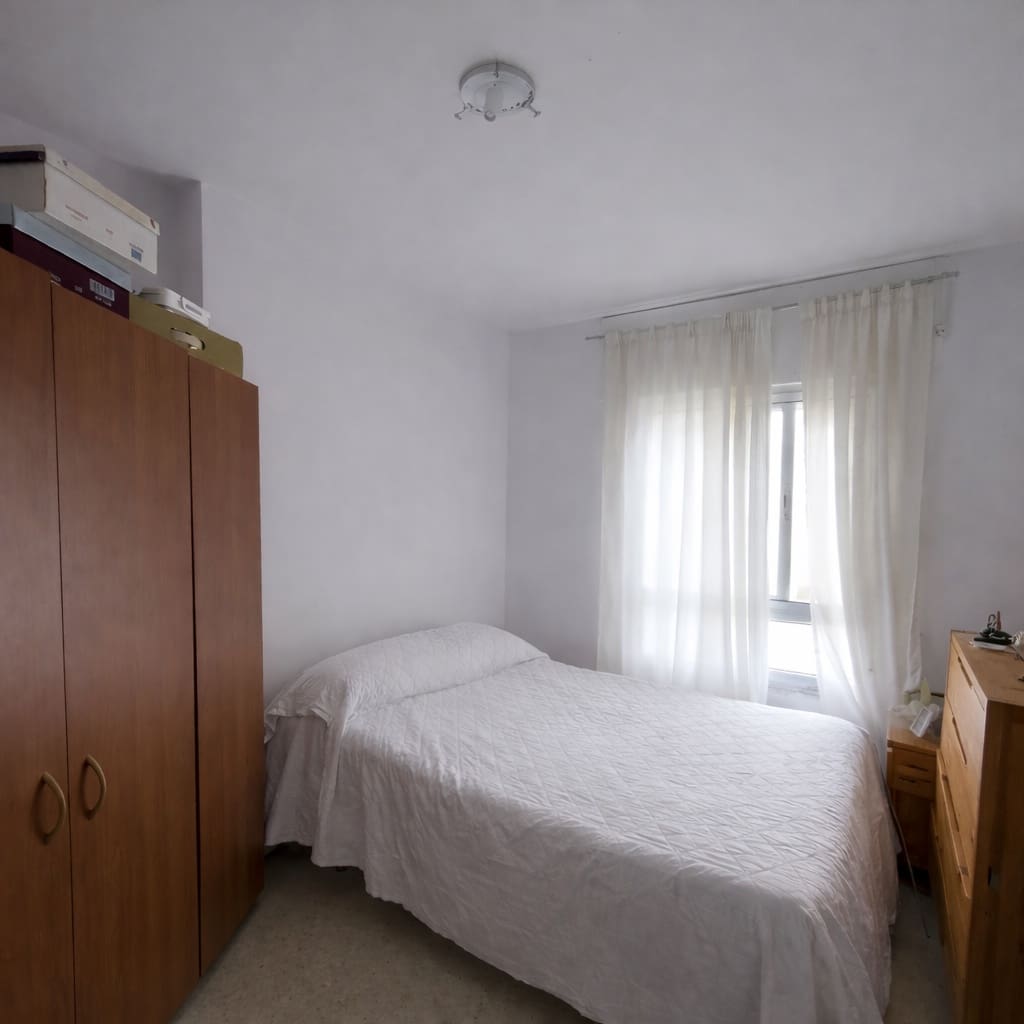 4 bedroom Apartment for sale in Jerez de la Frontera - € 125,000 (Ref: 9751479)