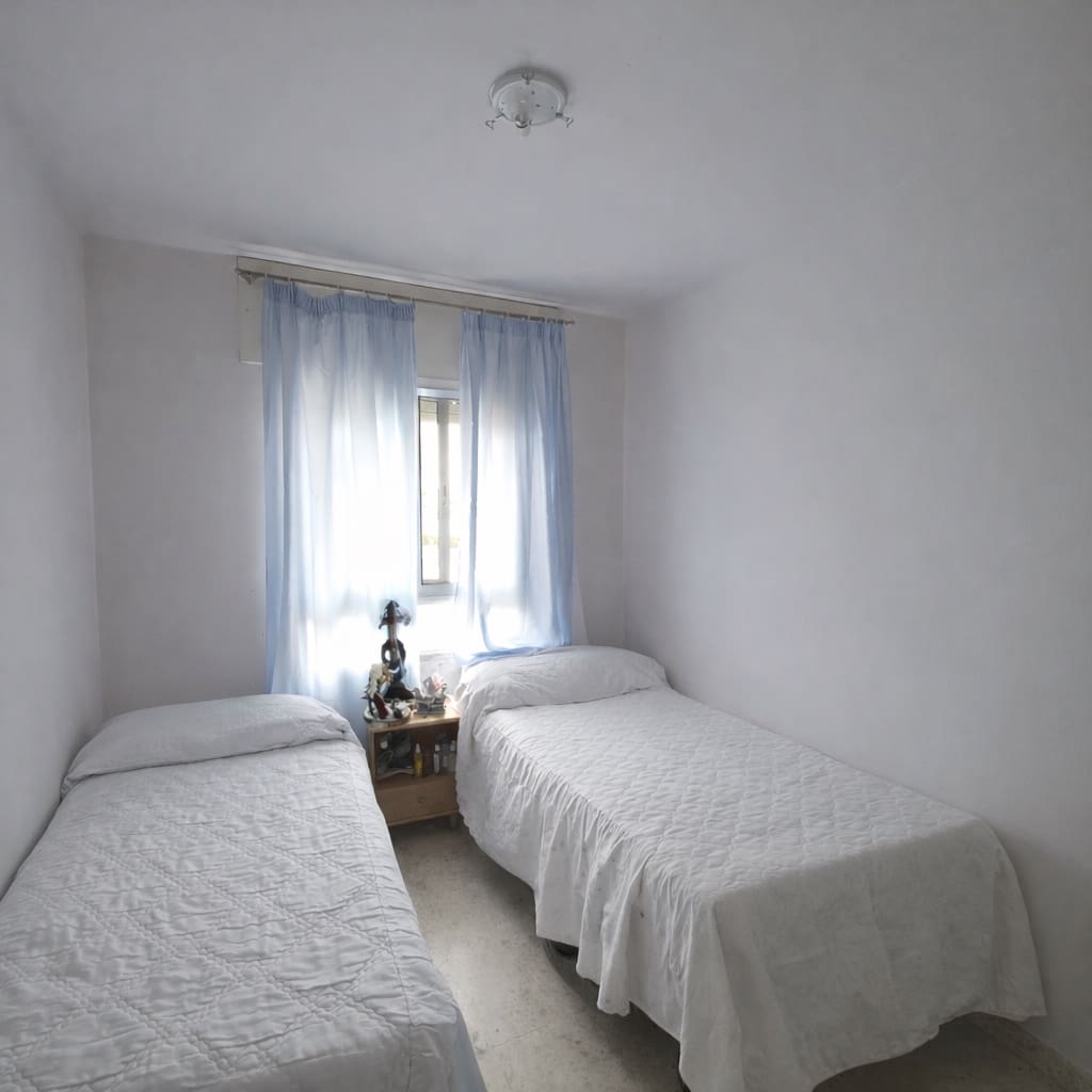 4 bedroom Apartment for sale in Jerez de la Frontera - € 125,000 (Ref: 9751479)