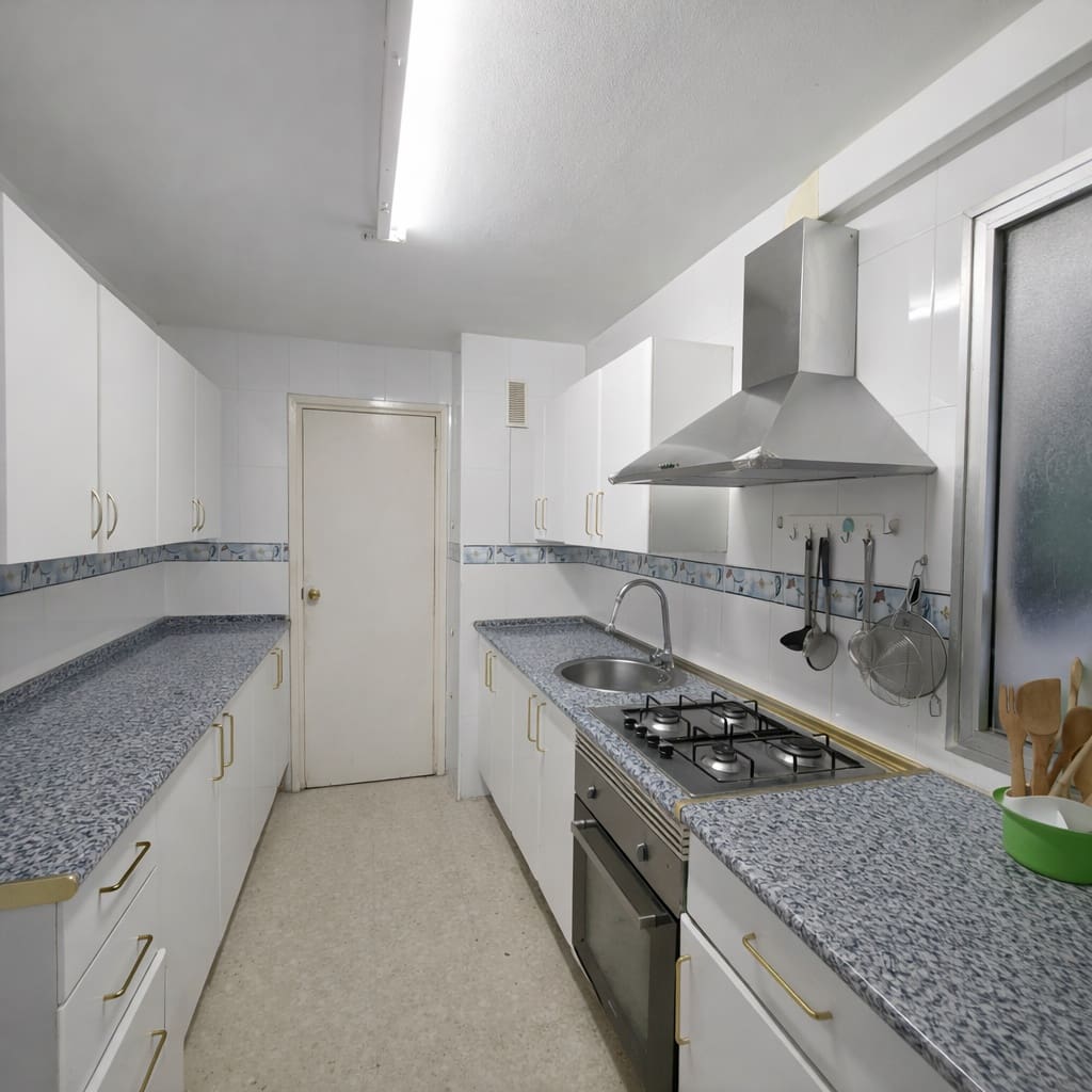 4 bedroom Apartment for sale in Jerez de la Frontera - € 125,000 (Ref: 9751479)