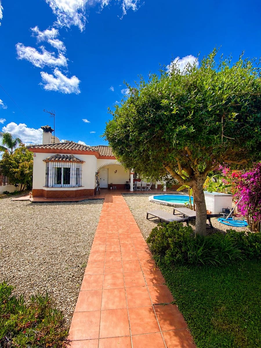 3 soverom Villa til salgs i Chiclana de la Frontera med svømmebasseng - € 380 000 (Ref: 9832920)