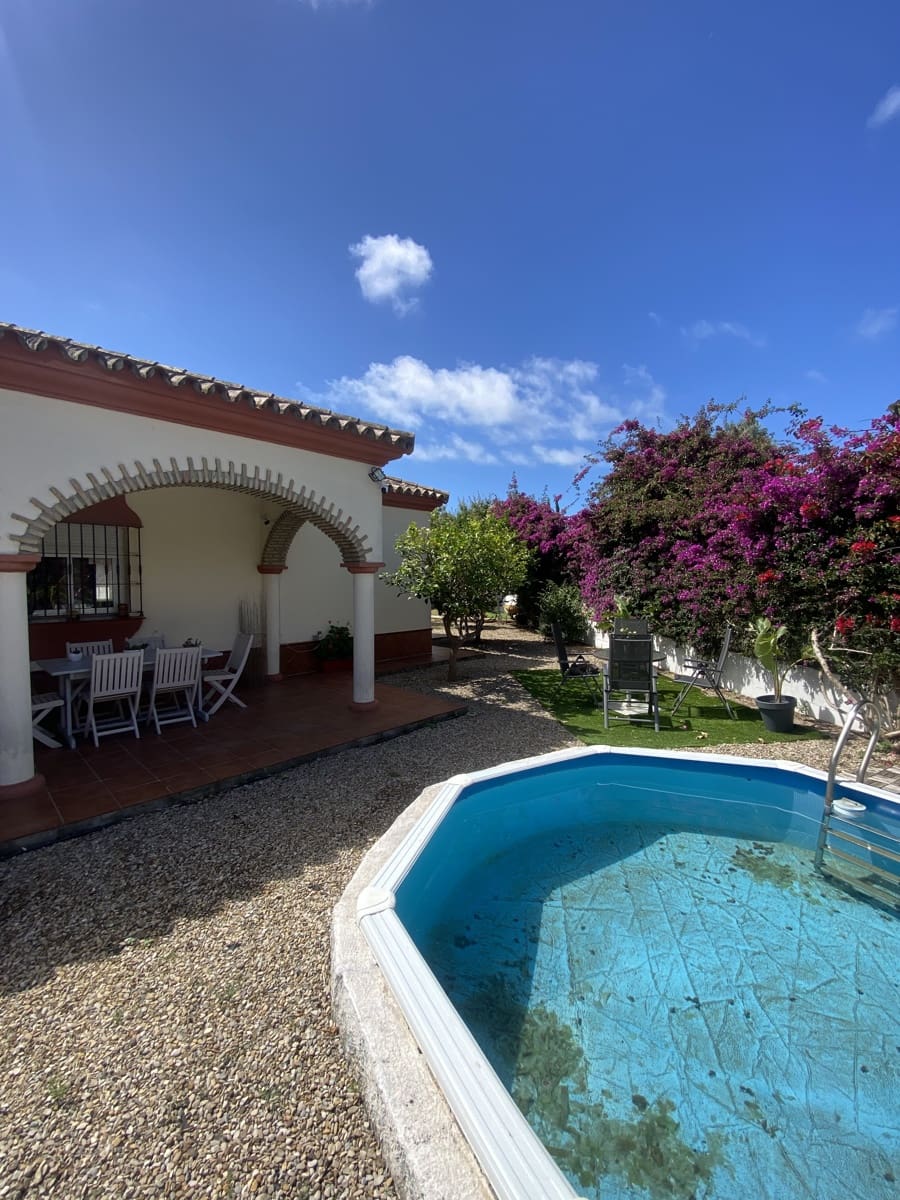 3 soverom Villa til salgs i Chiclana de la Frontera med svømmebasseng - € 380 000 (Ref: 9832920)