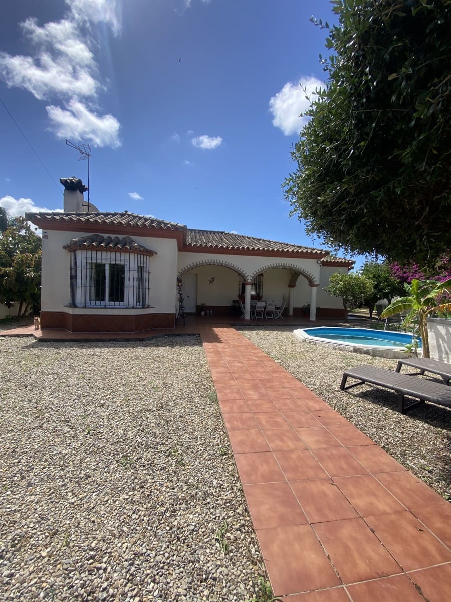 3 soverom Villa til salgs i Chiclana de la Frontera med svømmebasseng - € 380 000 (Ref: 9832920)