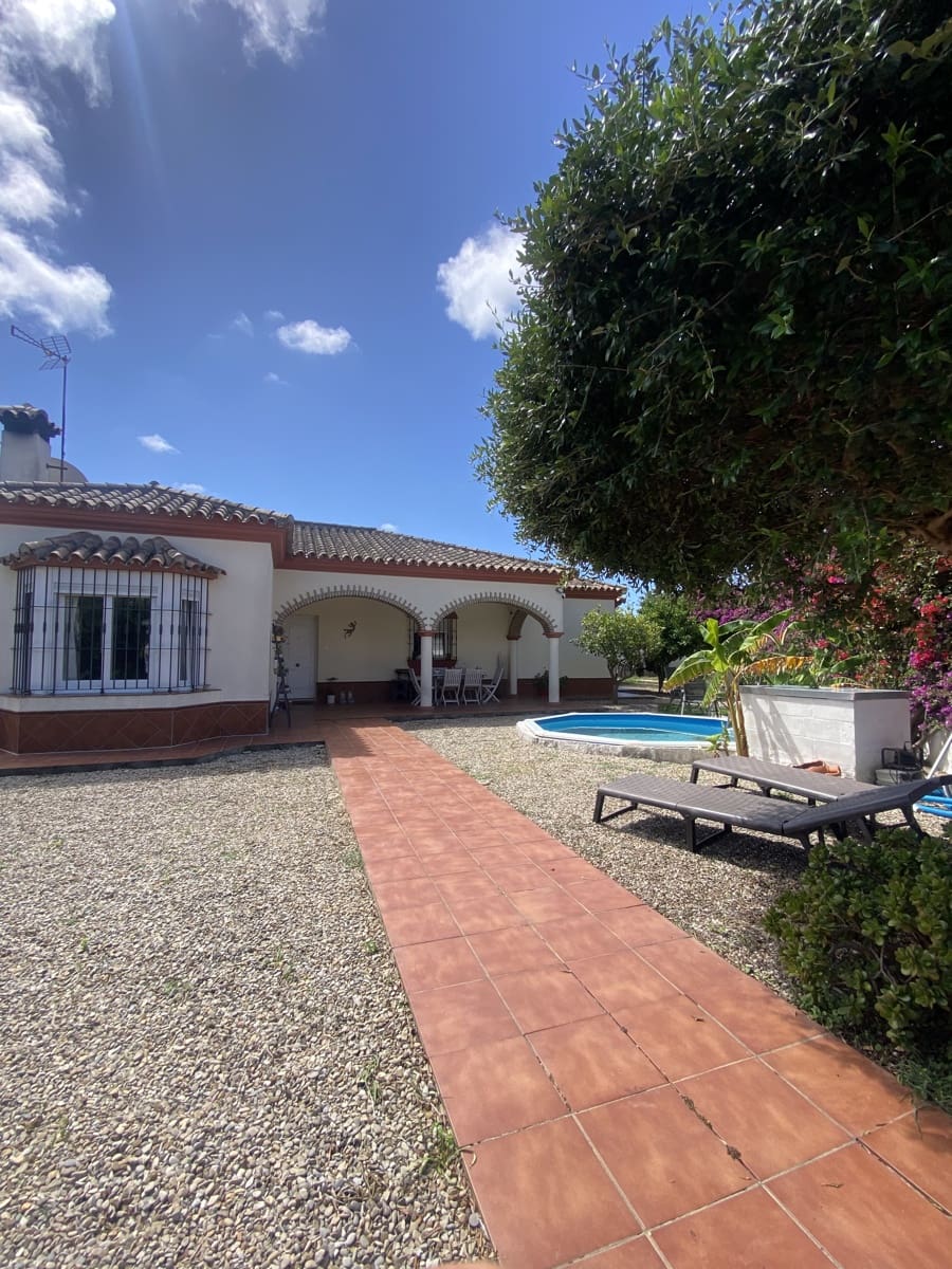 3 soverom Villa til salgs i Chiclana de la Frontera med svømmebasseng - € 380 000 (Ref: 9832920)