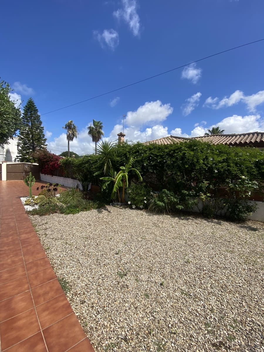 3 soverom Villa til salgs i Chiclana de la Frontera med svømmebasseng - € 380 000 (Ref: 9832920)