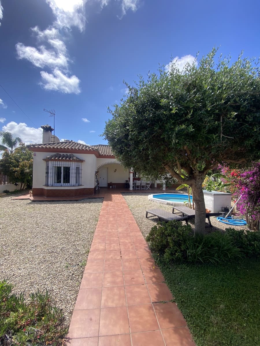 3 soverom Villa til salgs i Chiclana de la Frontera med svømmebasseng - € 380 000 (Ref: 9832920)
