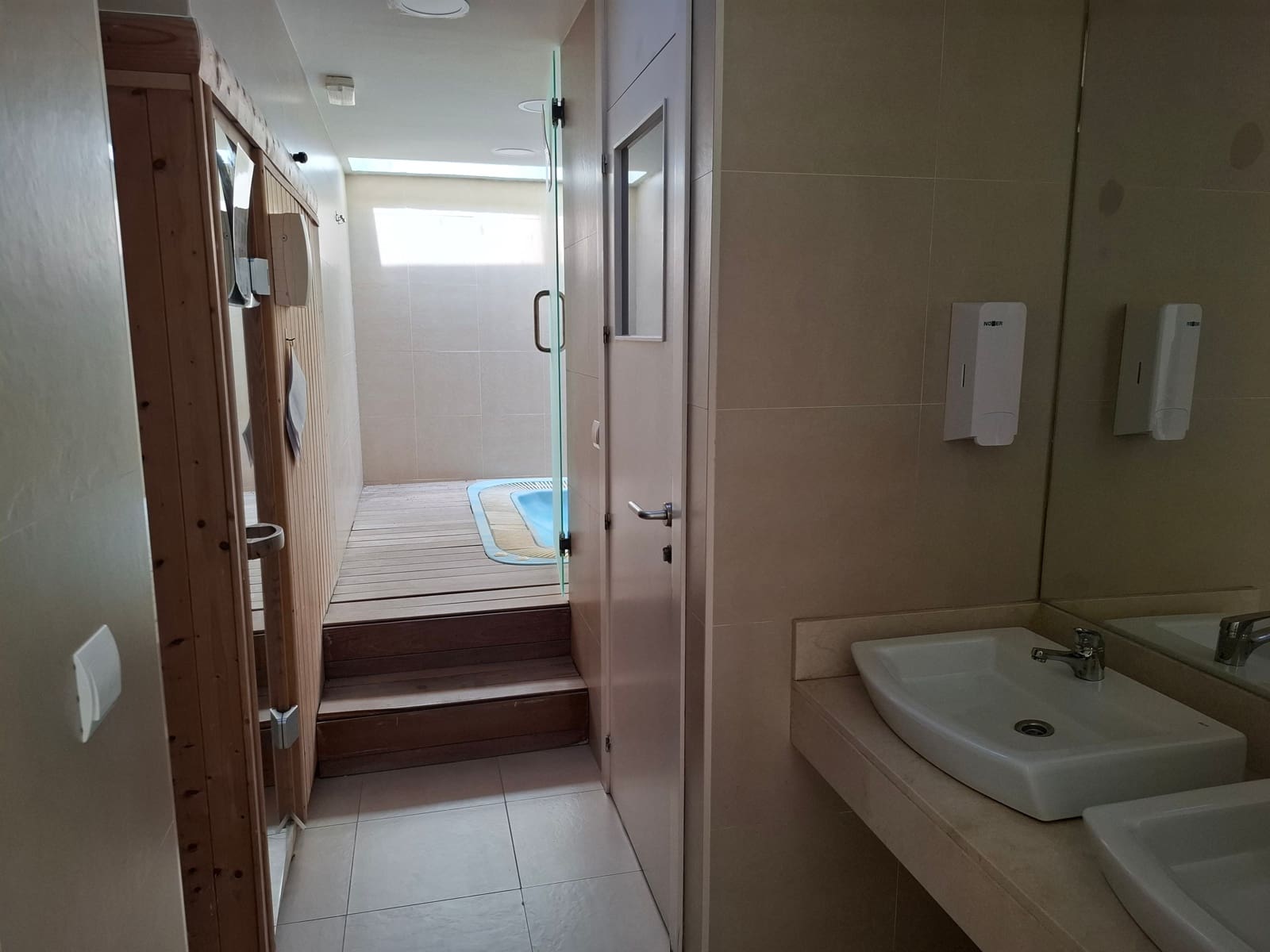 5 bedroom Townhouse for sale in Jerez de la Frontera with pool - € 525,000 (Ref: 9935051)