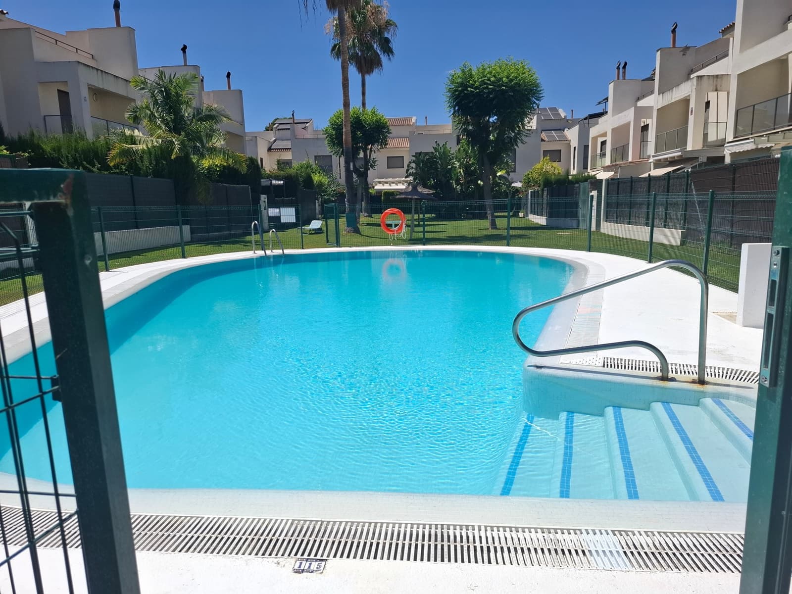 5 bedroom Townhouse for sale in Jerez de la Frontera with pool - € 525,000 (Ref: 9935051)