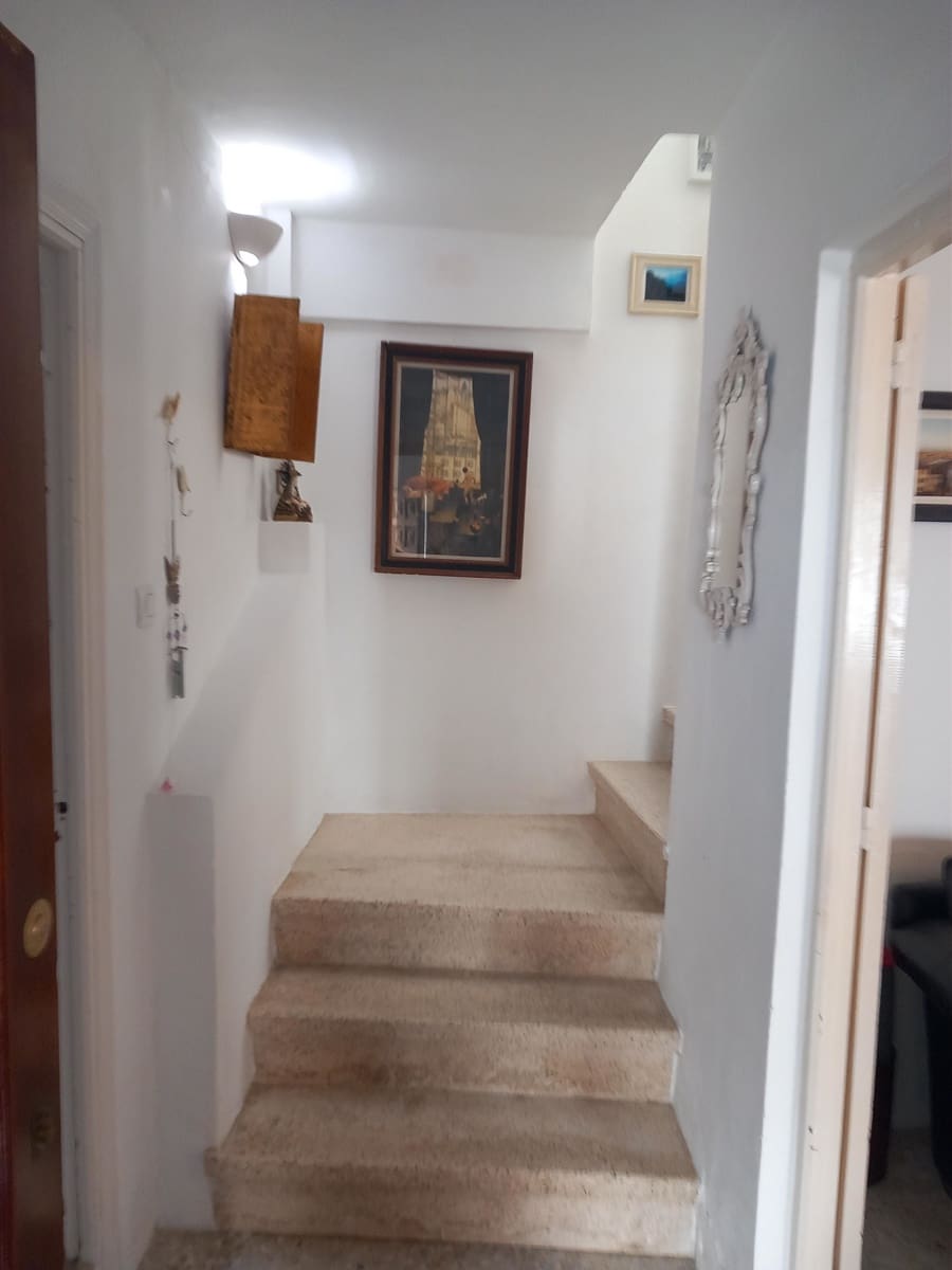 4 slaapkamer Villa te koop in Medina-Sidonia met garage - € 270.000 (Ref: 9936720)