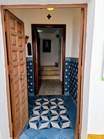 4 slaapkamer Villa te koop in Medina-Sidonia met garage - € 270.000 (Ref: 9936720)