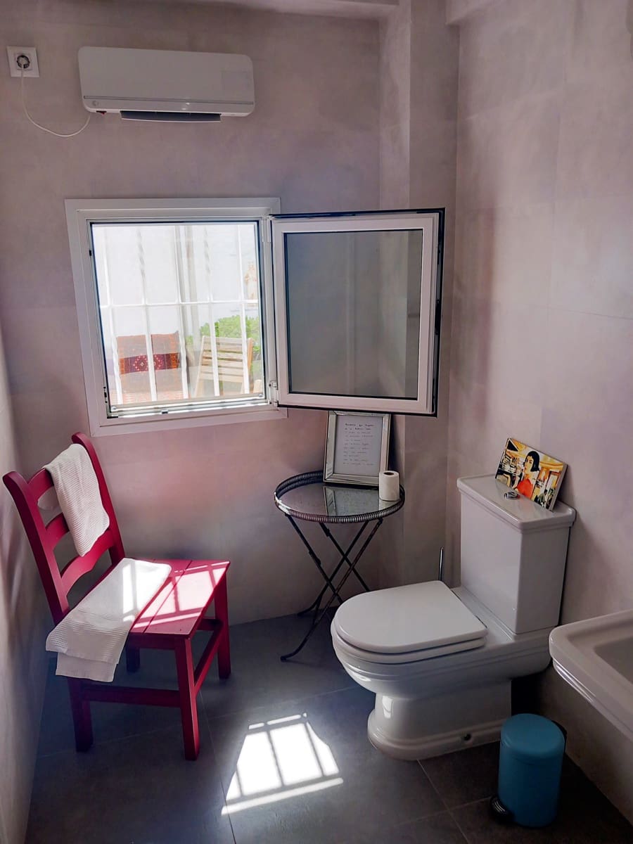 4 slaapkamer Villa te koop in Medina-Sidonia met garage - € 270.000 (Ref: 9936720)