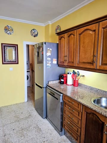 4 slaapkamer Villa te koop in Medina-Sidonia met garage - € 270.000 (Ref: 9936720)