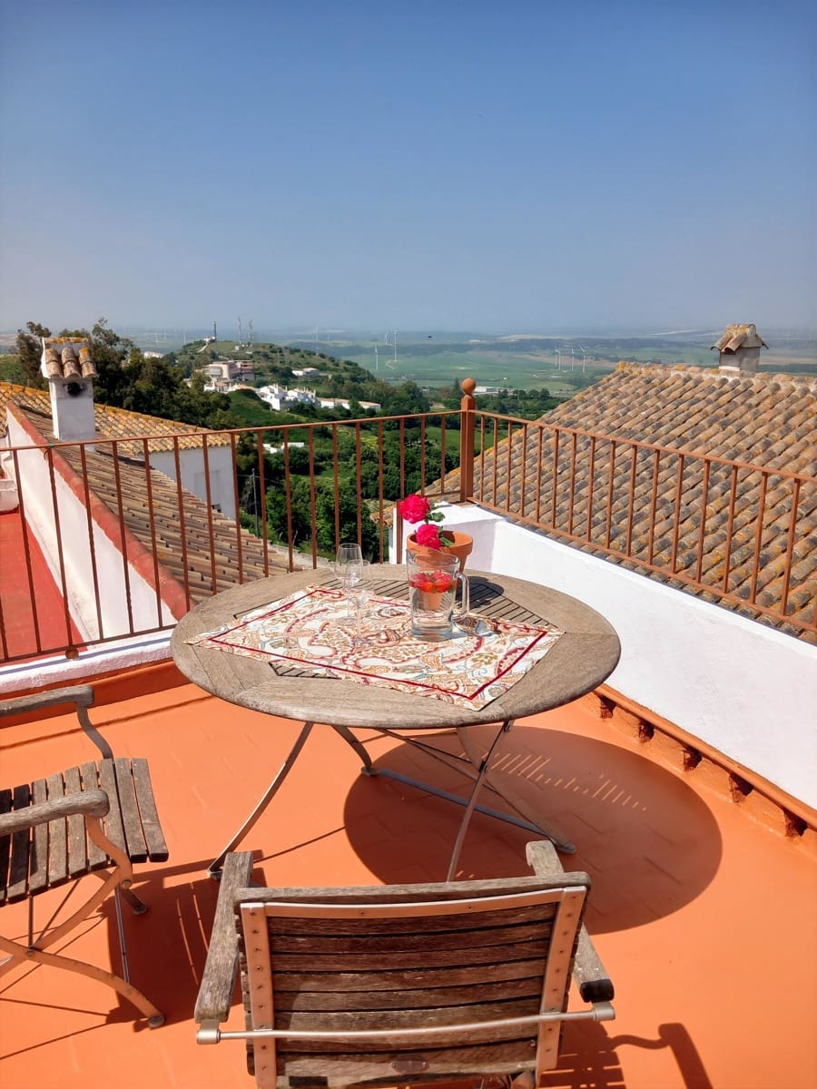 4 slaapkamer Villa te koop in Medina-Sidonia met garage - € 270.000 (Ref: 9936720)