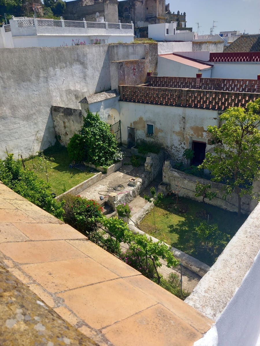 4 slaapkamer Villa te koop in Medina-Sidonia met garage - € 270.000 (Ref: 9936720)