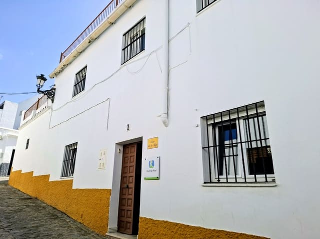 4 slaapkamer Villa te koop in Medina-Sidonia met garage - € 270.000 (Ref: 9936720)