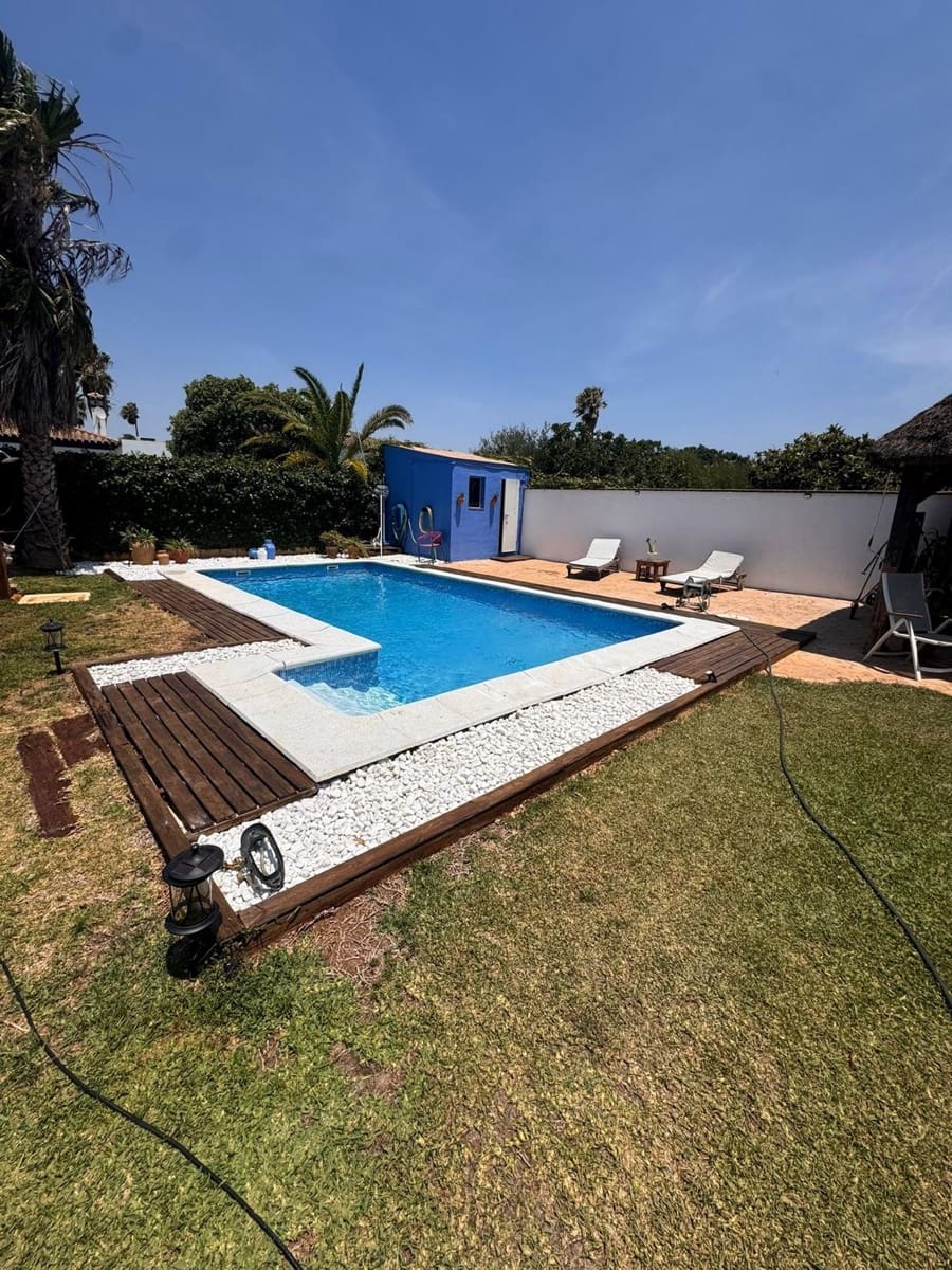 3 sypialnia Willa na sprzedaż w Conil de la Frontera z basenem - 475 000 € (Ref: 9948929)