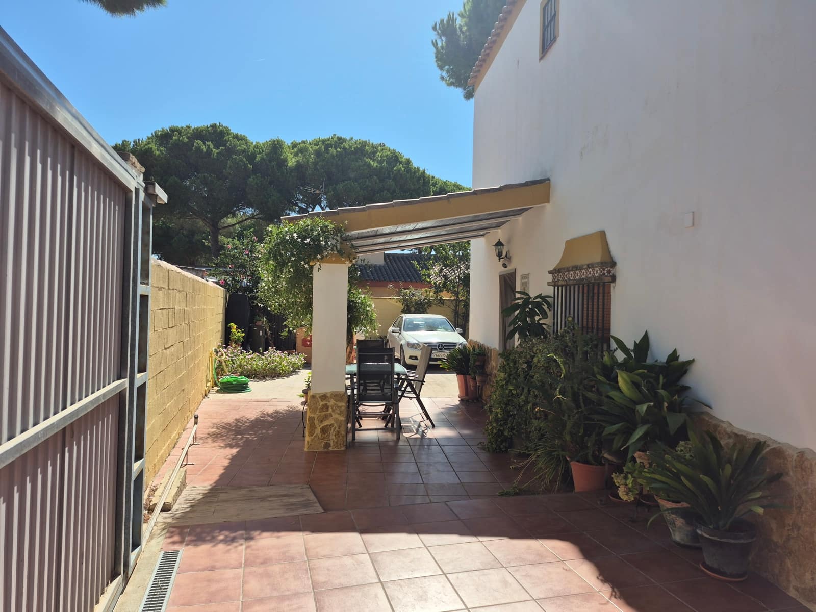 4 bedroom Villa for sale in Chiclana de la Frontera with pool - € 360,000 (Ref: 9972313)