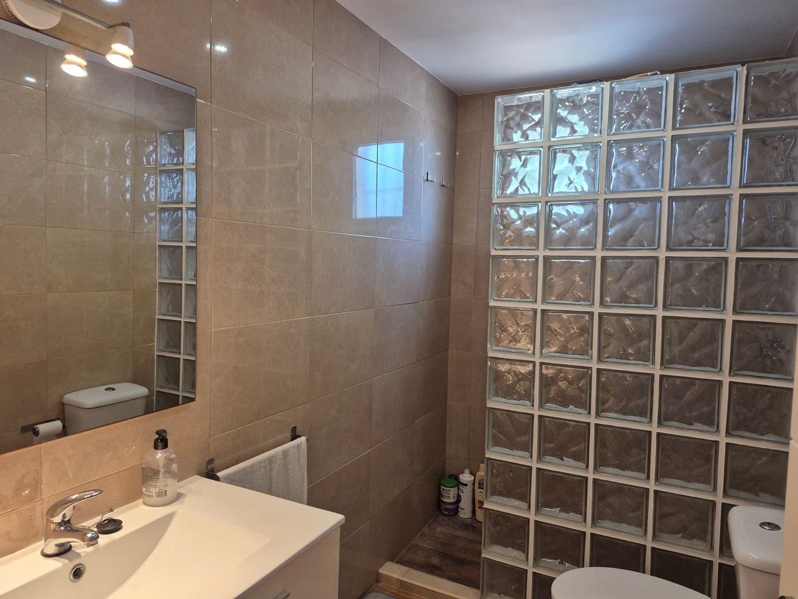 4 bedroom Villa for sale in Chiclana de la Frontera with pool - € 360,000 (Ref: 9972313)