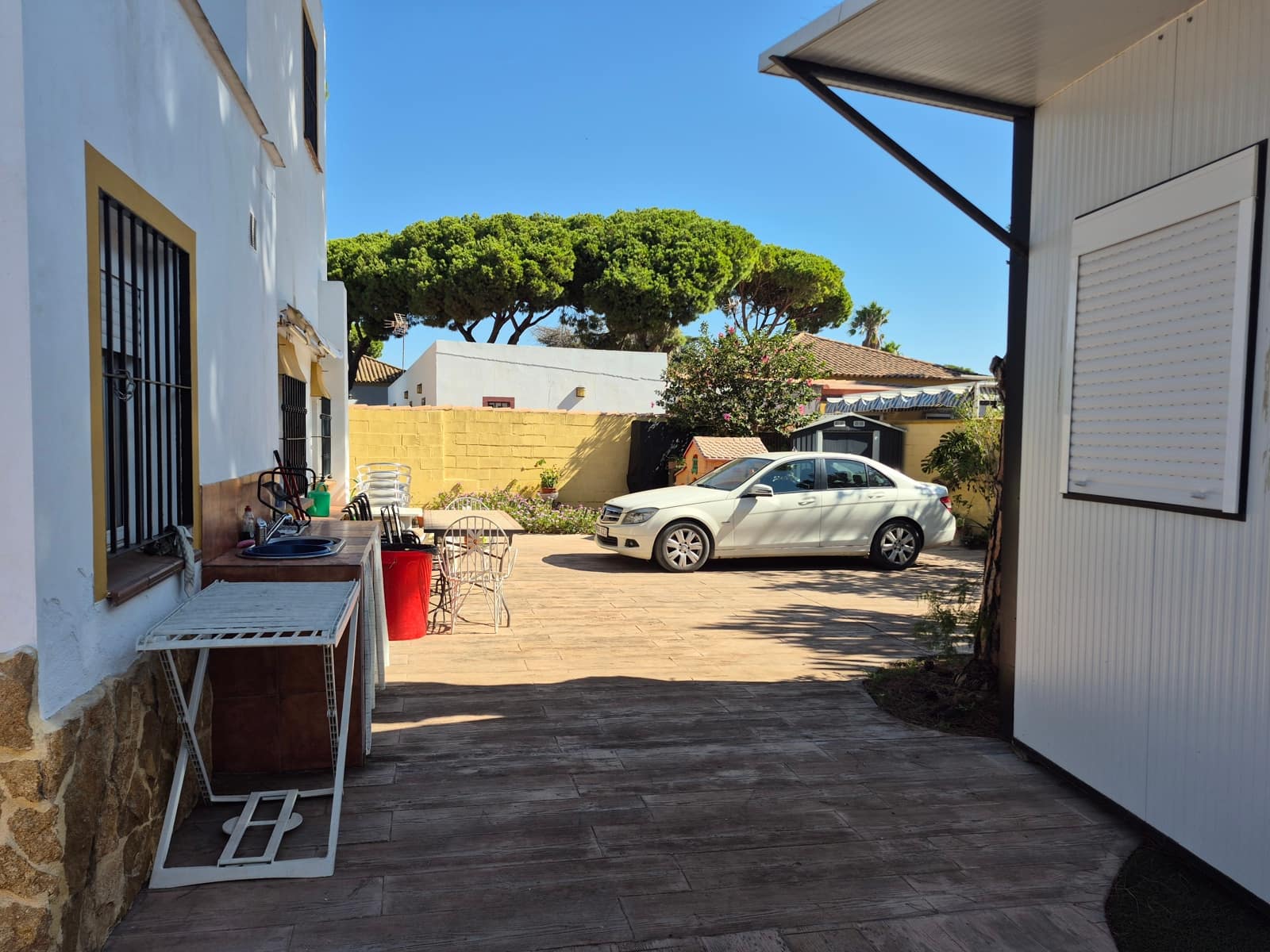 4 bedroom Villa for sale in Chiclana de la Frontera with pool - € 360,000 (Ref: 9972313)